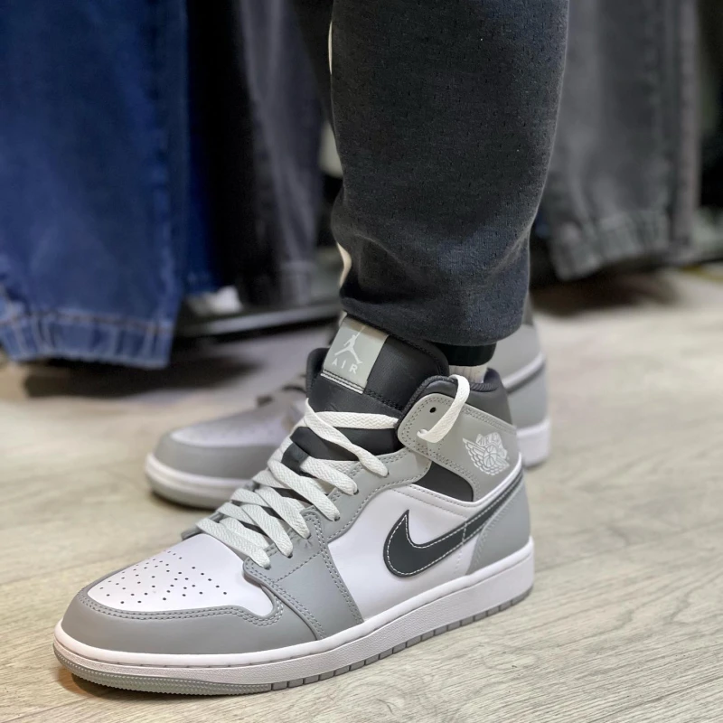 Jordan 1 mid light smoke grey-554724-078